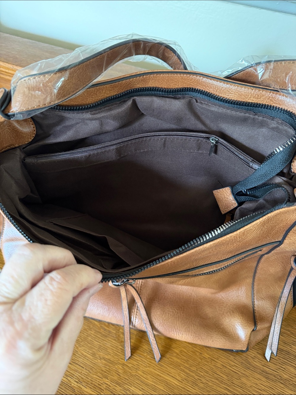 NWT Elegant Brown Hobo Bag w/conceal pocket - Picture 4 of 6